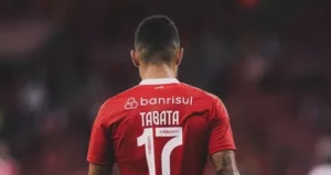 Internacional tem dúvida no meio-campo para jogo contra o Fortaleza