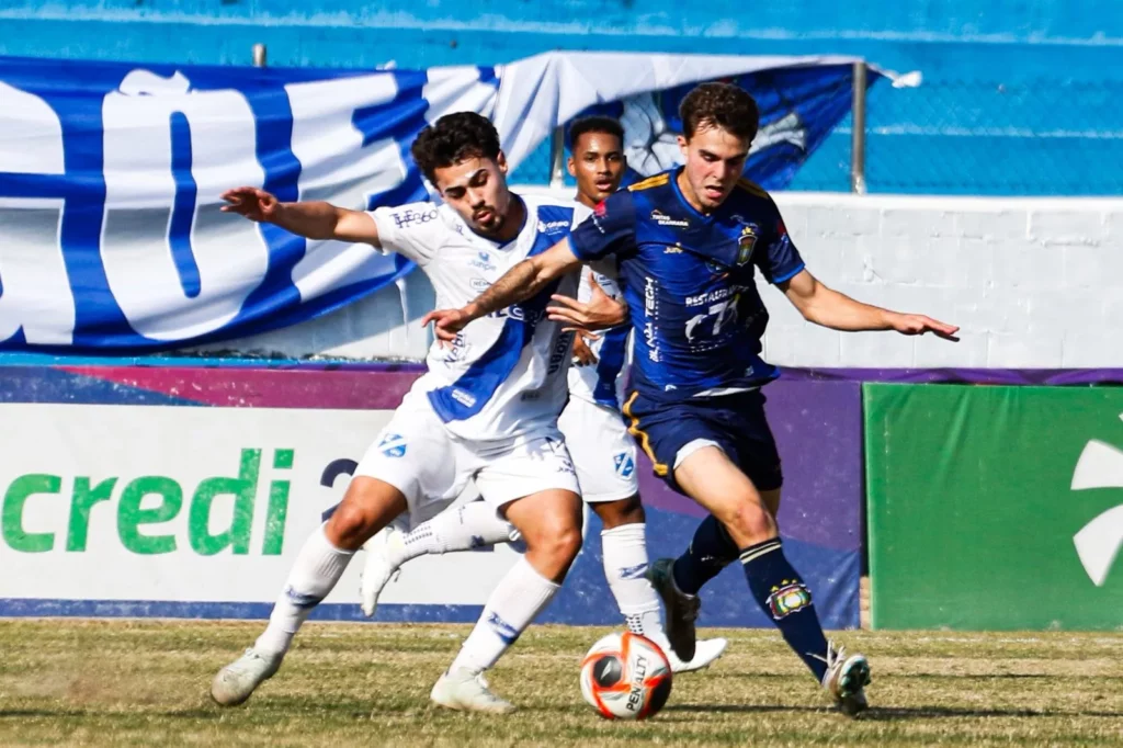 Taubaté 3 x 0 São Caetano - Burro faz bonito em despedida da Copa Paulista 2 Taubate bate Sao Caetano na Copa Paulista 4