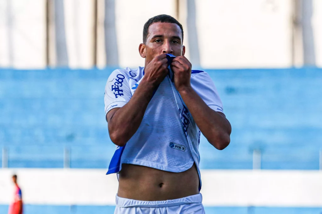 Taubaté 3 x 0 São Caetano - Burro faz bonito em despedida da Copa Paulista 5 Taubate bate Sao Caetano na Copa Paulista 5