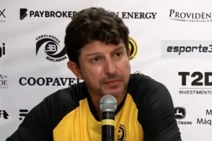 Série D: Cascavel demite Tcheco após derrota no jogo de ida