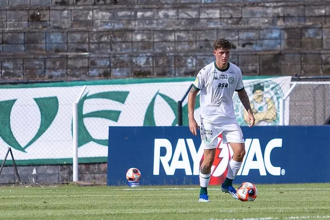 Guarani negocia rescisão com zagueiro, que não entra mais em campo pela Série C