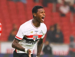 Arboleda rebate ex-atacante após vitória do São Paulo: 'Palhaço'