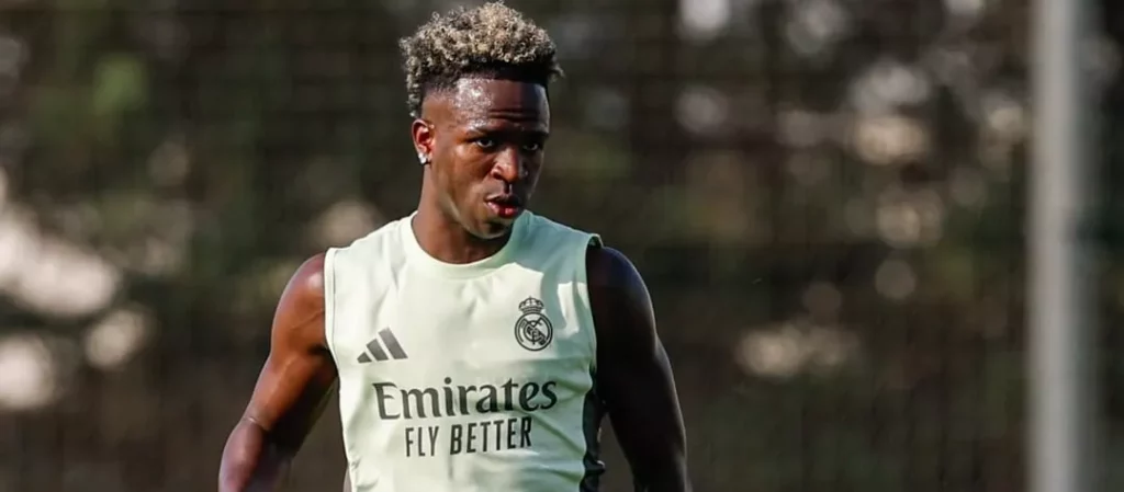 Vini Jr e Raphinha são indicados ao prêmio de melhor do mundo