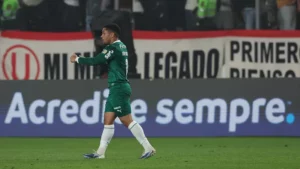 Vitor Roque repercute na Espanha após gol pelo Palmeiras na Libertadores