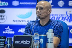 CSA reconhece erro após momento de euforia e reapresenta Higo