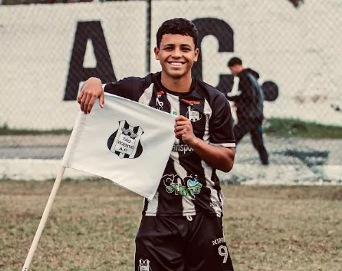 Atacante do São Vicente, Killa Junior mira o Guarani no mata-mata da Copa BUH