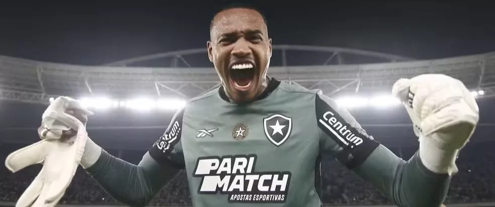 John não fecha com o West Ham e segue no Botafogo