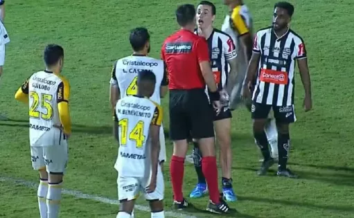 Zagueiro do Athletic mostra corte apos dividida com atacante do Criciuma