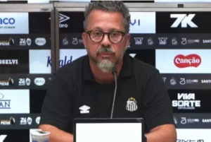 Cleber Xavier destaca o Santos após vitória: 'Foco no trabalho'
