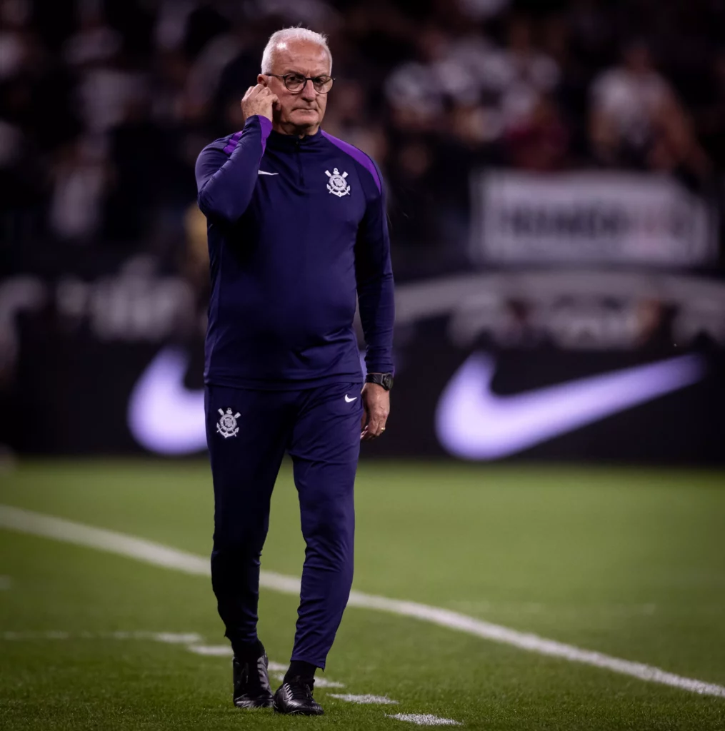 Dorival se conforma com falta de reforços no Corinthians: “Aprender a conviver”