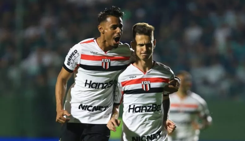 SÉRIE B: Botafogo-SP vence líder Goiás, Athletico derruba Novorizontino e CRB afunda lanterna