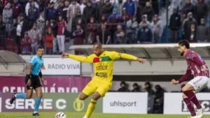 Caxias 0 x 1 Brusque - Marreco supera expulsões e Grená na Série C