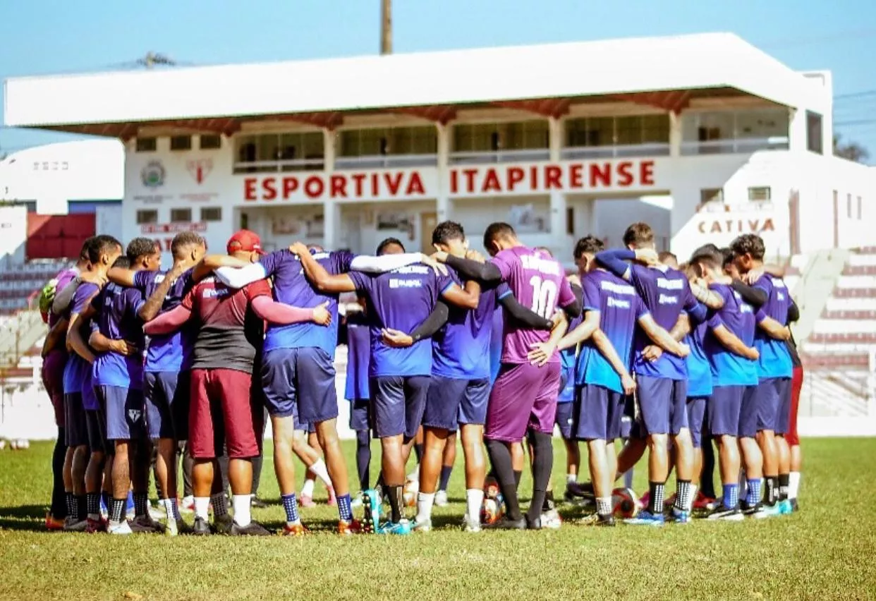 Itapirense perdeu os quatro jogos em casa (Foto: Divulgação / Itapirense)