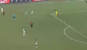 Copa do Brasil: Árbitro relata agressão a Hugo Souza e arremesso de copos