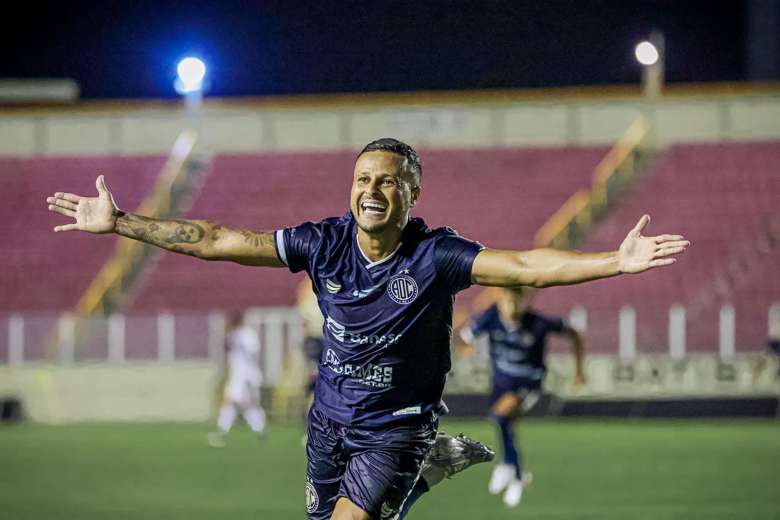 Confiança bate Anápolis Série C