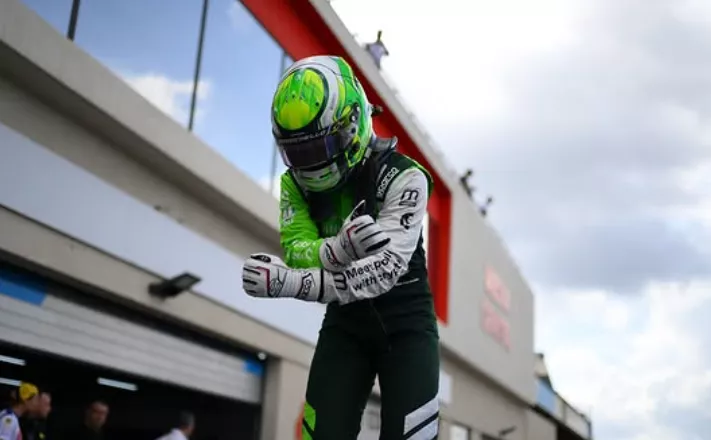 Fernando Barrichello é anunciado pela AIX para a temporada de 2026 da F-3