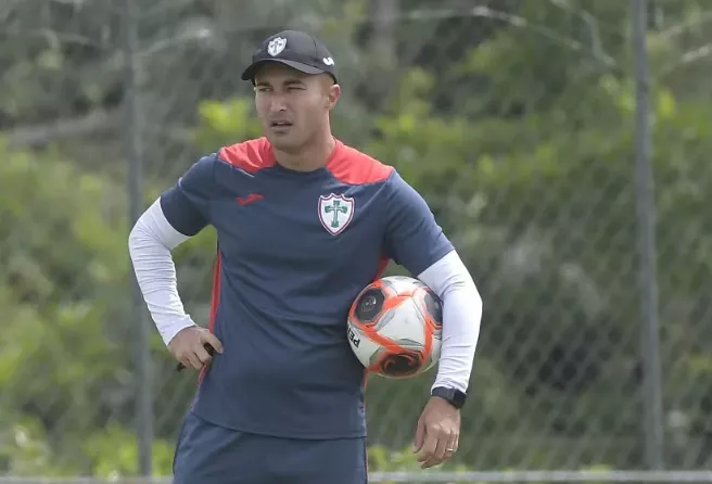 “Faltou eficiência”, diz técnico da Portuguesa após derrota na Série D