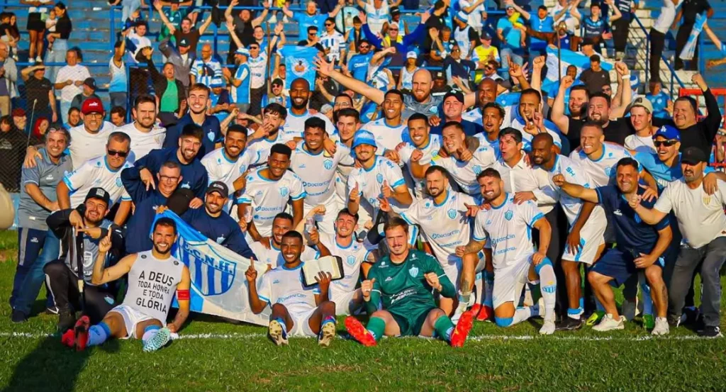 Roger Machado segue pressionado no Internacional; Inter-SM e Novo Hamburgo conquistam o acesso