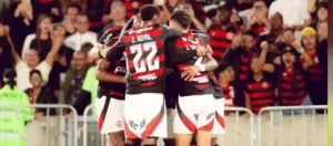 Que delícia ver o refinadíssimo Flamengo enfiar 'oito'