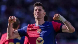 Lewandowski sente lesão e desfalca o Barcelona na estreia da LaLiga
