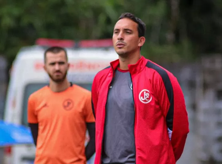 Treinador é anunciado como auxiliar técnico em clube da Liga dos Campeões da África