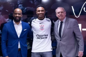 Corinthians oficializa Vitinho até dezembro de 2026