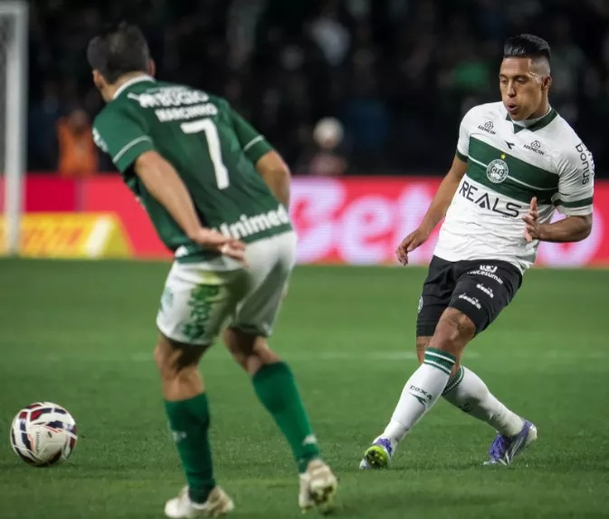 Coritiba empata, mas sobe para liderança; Ferroviária embala na Série B