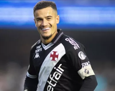 Coutinho marcou dois gols na goleada do Vasco