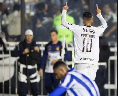 Cruzeiro e Vasco avançam na Copa do Brasil