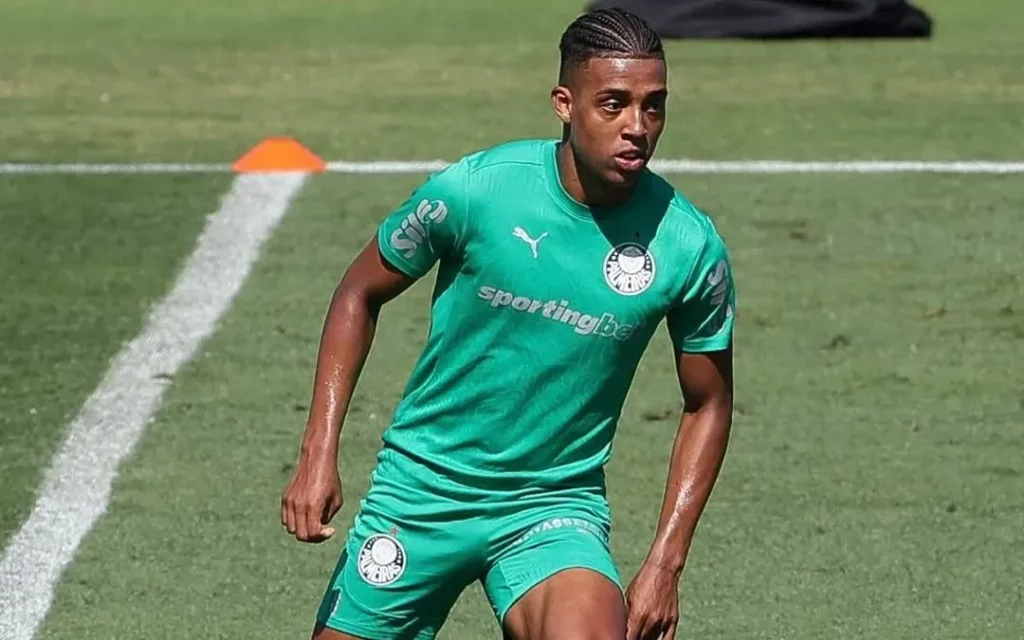 Palmeiras encaminha venda e Vanderlan é esperado no Red Bull Bragantino