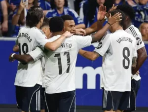 ESPANHOL: Vini Jr. brilha com gol e assistência na vitória do Real Madrid sobre o Oviedo