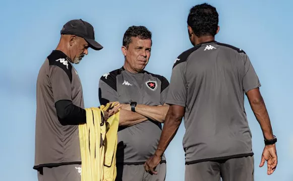 Após livrar o Botafogo-PB do rebaixamento, Evaristo Piza pode conquistar classificação histórica
