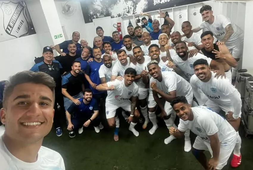 Série D: Paulista de Votuporanga, Eduardo Souza, do Barra-SC, celebra final histórica
