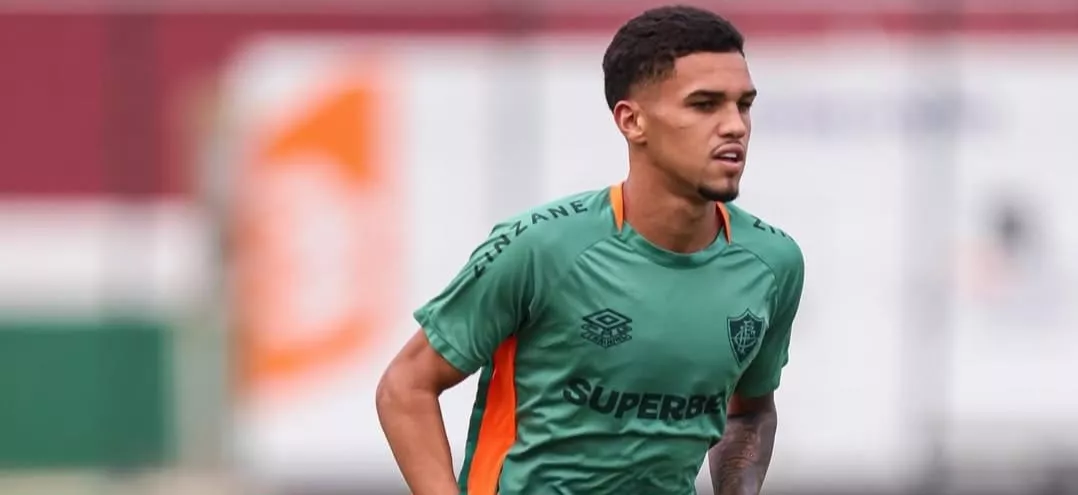 Fluminense e Riquelme Felipe avançam por renovação de contrato