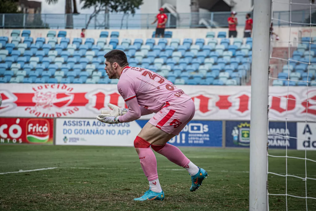 Vila Nova terá Kozlinski como titular após quase 7 meses