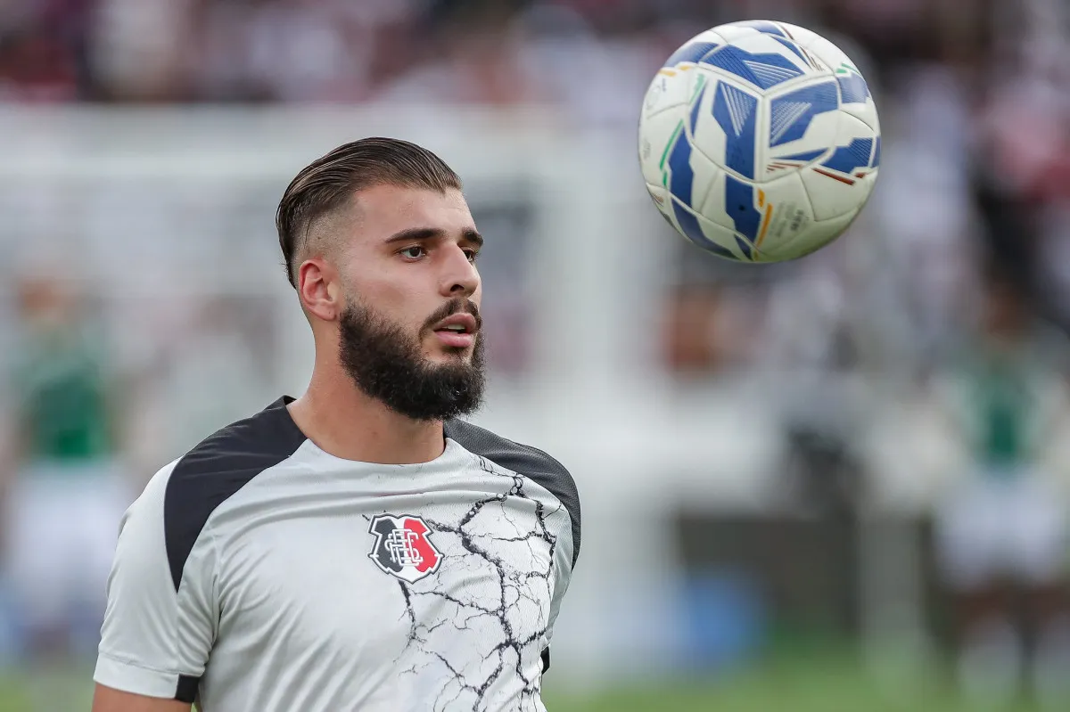 Eduardo Tanque, atacante do Santa Cruz (Rafael Vieira)