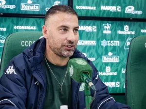 Após derrota no Dérbi 211, Guarani pede voto de confiança na Série C: 'Nosso foco é o acesso'