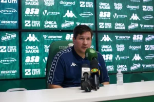 Matheus Costa diz não ter explicações para derrota no Dérbi