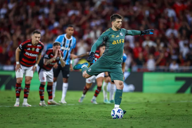 Seleção FI da 22ª rodada do Brasileirão tem quarteto sensação e goleiro-artilheiro 2 54757396693 9ed2ce18b2 c