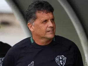 Paysandu 'acorda' e demite Claudinei Oliveira após 5 derrotas seguidas na Série B