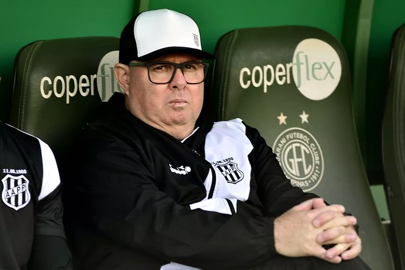 Que ‘nó tático’ Marcelo Fernandes deu em Matheus Costa!