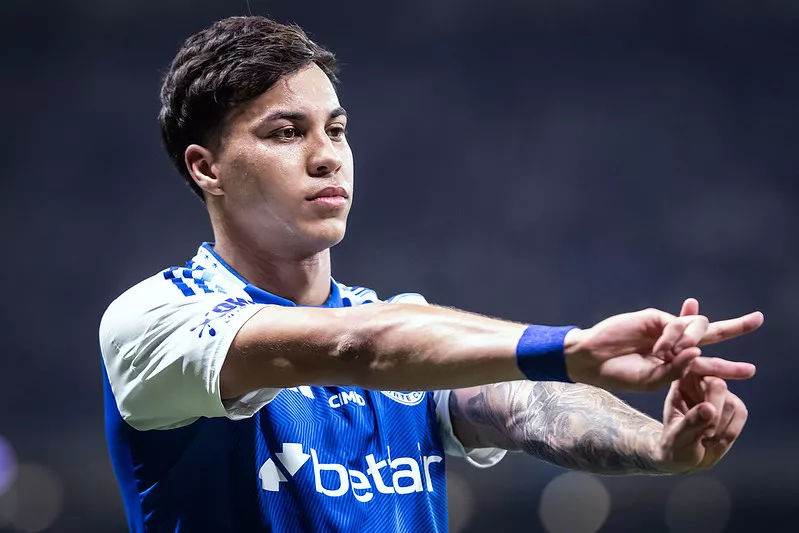 Kaio Jorge celebra esforço após classificação do Cruzeiro na Copa do Brasil (Foto: Gustavo Aleixo/Cruzeiro)