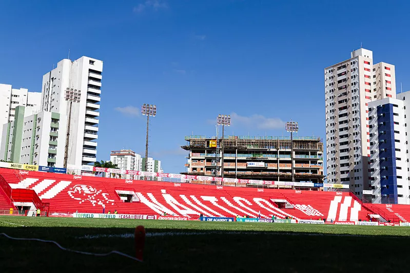 SÉRIE C: Ponte Preta e Náutico fazem batalha dos Aflitos