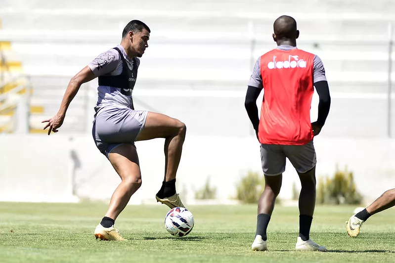 Ponte Preta tem retorno de volante para se manter 100% na Série C