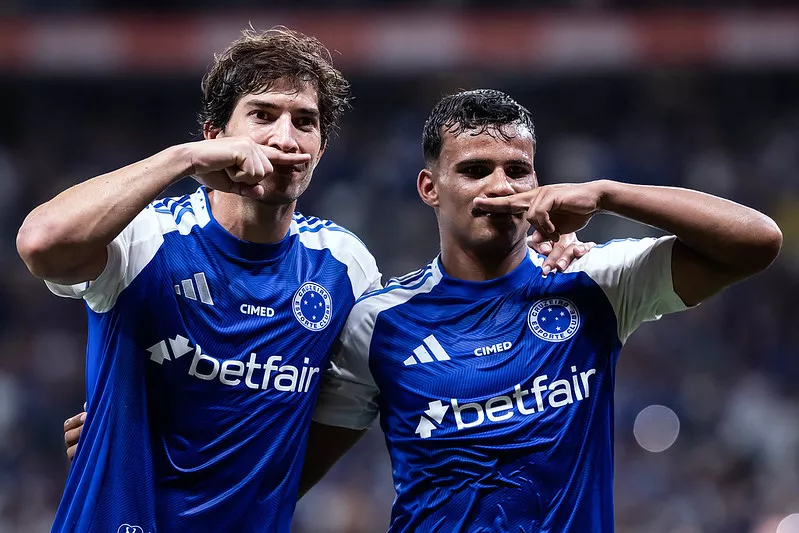 Cruzeiro 2 x 1 Red Bull Bragantino - Raposa reage de novo e volta à vice-liderança 2 54803648549 585c9e6c4c c