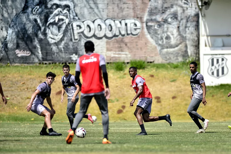 Com força máxima, Marcelo Fernandes testa opções da Ponte Preta para jogo do acesso na Série C