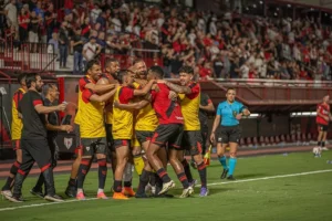 Atlético-GO 1 x 0 América-MG - Dragão vence com gol no fim e segue sonhando