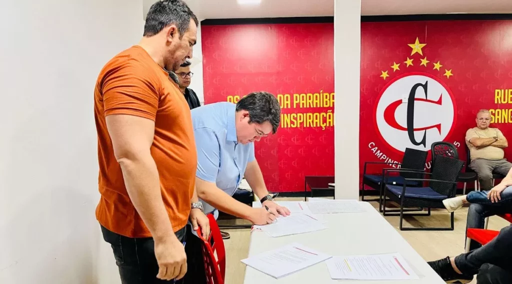 Campinense: Torreão assume presidência e cutuca Botafogo-PB durante posse 2 68d1f91ab5013 Design sem nome 3