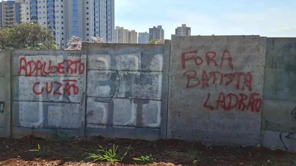 Torcida do Botafogo-SP faz protesto em frente ao Santa Cruz 4 86644f53 4f74 4e03 a376 81bcd34c230b