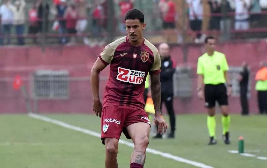 Lateral Matheus Leal acerta rescisão com a Portuguesa